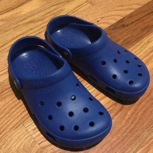 crocs